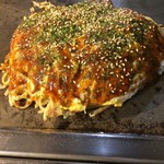 お好み焼き いわた屋 - 肉玉そばチーズトッピング