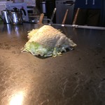 お好み焼き いわた屋 - 調理中
