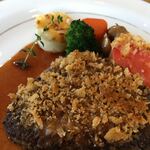 レザンヌ - ヒレのポワレ 赤ワインソース お肉が柔らかくて美味しかった！