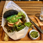 ヴィーガニック トゥー ゴー - アボカド豆腐バーガー