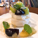 森のカフェ - シャインマスカットのパブロバ