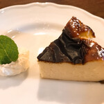 森のカフェ - 森のバスクチーズケーキ
