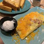 IHOP - オムレツたのんたんですが…フレンチトーストついてきた！