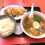 長陽 - ラーメン＋餃子＋ライス　７６０円
