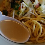 Ajidokoro Yudokoro Yoshichou - スープ麺アップ
