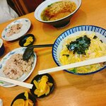 力餅 - 木の葉丼、お赤飯、中華そば✨