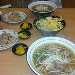 力餅 - 中華そば、天とじ丼、山菜おこわ✨