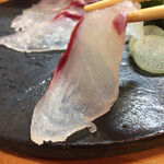 肴やのんき - こんな美味しそうな刺身は日本酒を飲まないといけません。