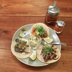 北出食堂 - タコス３種