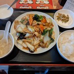 隆盛園 - 八宝菜定食（850円）