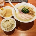 麺屋 六感堂 - 六感おでん＋縞ホッケと野沢菜のまぜご飯＋☆元祖☆ホッケ白湯ラーメン＋ホッケワンタン増し