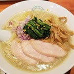 麺屋 六感堂 - ☆元祖☆ホッケ白湯ラーメン＋ホッケワンタン増し