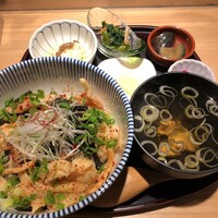 焼きふぐ 優ふく 北新地店 - 焼きふぐ丼 1000円(税込)