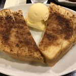 コーヒーハウス カッスルクーム - シナモントーストwithアイスクリーム（620円）