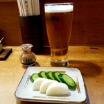 河道屋銀華 - 漬物(小)とビール