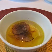 クリマ ディ トスカーナ - アニョロッティ イン ブロード コンポジション イタリア 冬トリュフ