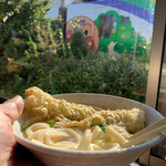 西端手打 上戸うどん - ちょうどアンパンマン列車が停車中だったのでパチリ