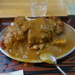 キッチンオトボケ - 写真を撮る間も、こぼれ落ちるカレー。