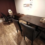 HerbRestaurant＆cafe ROSMARINO - 奥の個室テーブル席（最大10名様ご案内可能）隣の小上がり席とつなげてご利用できます！！