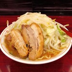 郎郎郎 - ラーメン普通盛(野菜マシ)650円