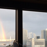 バー シーガーディアンⅢ - 窓からの眺め ベイブリッジと虹