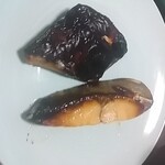 京粕漬魚久 - 鯖の皮目が真っ黒ですが、身は美味しくいただけました。
