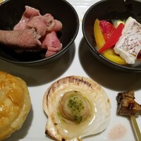 ブッフェアンドカフェ スロープサイドダイナー ザクロ - 大好きなフォアグラ、海老のパイ包み、牛しゃぶ。他、魚料理もスープが美味しい。ホタテは普通。