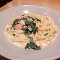 THE RIGOLETTO - サーモンとゴルゴゾーラのクリームパスタ 1,200円+税