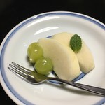 山ばな平八茶屋 - 梨とブドウ
