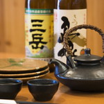 Izakaya Enshou - 豊富な種類の焼酎を、鹿児島名物の“黒じょか”で堪能