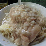 ラーメン二郎 - 小ラーメン、あぶら固まりとにんにく