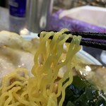 ラーメン 前田家 - 前田家の麺はリフト撮影が難しい