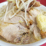 ラーメン二郎 - 豚