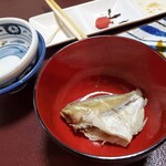民宿 鈴せい - このサイズの鯛が一匹づつ入っていますよ！