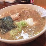 圓家 - 料理写真:豚骨醤油ラーメン