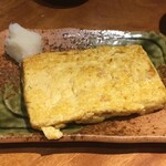 串八珍 - だし巻き
            
            みんなでつっつく。
            
            Z級居酒屋のインチキだし巻きと違ってちゃんと美味しい『だし巻き』ヽ(´o｀
            
            
            