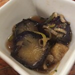 さば銀 - お通しは、茄子の煮浸し。