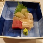 鮮魚と鰻 清流満月 野毛 - いつも美味しい刺身