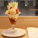 京橋千疋屋 - 洋梨と林檎のシブーストパフェ