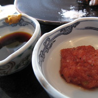 鉄板焼レストラン八景 - ソースは２種類