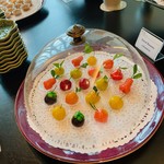 Royal Silk Lounge - スパにある小さなお菓子。見た目カワイイだけでなく美味しい〜