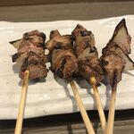 やき鳥 福鳥本店 - モツ(レバ) 4本(490円外)