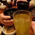 Nomikui Dokoro Minnade Korerumon - 乾杯！