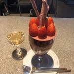 PATISSERIE ASAKO IWAYANAGI - パルフェビジュー ドゥ ノエル、セットドリンクのバニュルス ブラン