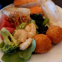 伝承千年の宿 佐勘 - 奥は焼き鮭とサバと笹かま‼️