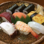 Yamanashiya sushi ten - 寿司は普通の町のお寿司屋さん