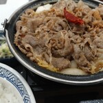 Yoshinoya - お肉もいっぱいですな。