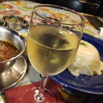 curry restaurant BRUNO - 白ワイン  （グラス)