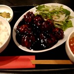 ファイヤーホール4000 - 魅惑の黒酢ソース酢鶏定食