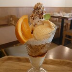 ソーシャルカフェ サイン ウィズミー×ベリーベリースープ - キャラメルプリンラテ